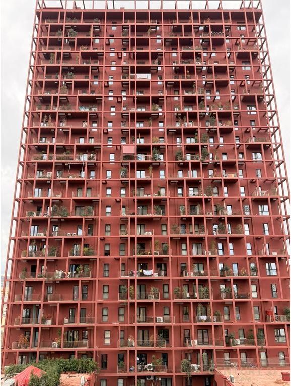 JEPET ME QIRA 2+1 TEK RRUGA E KAVAJES