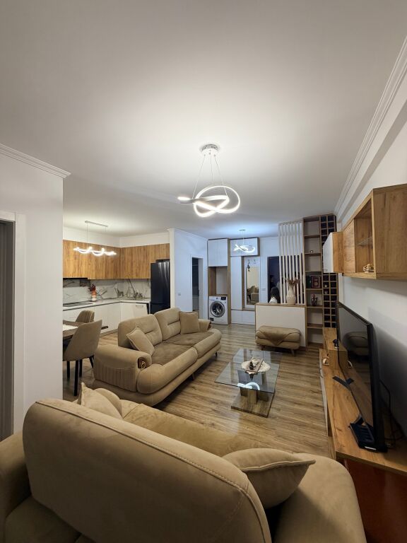 🏠 Appartamento 1+1 in affitto a Yzberisht – Palazzo Dea Bar