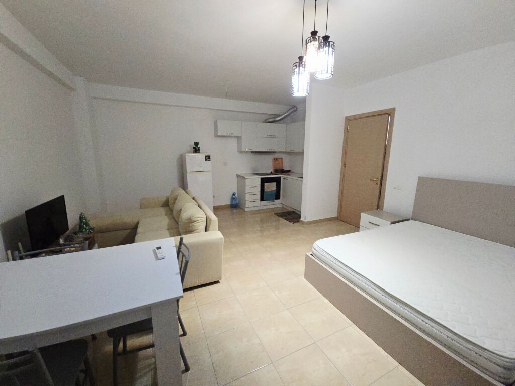 Jepet me Qera Garsonere ne Rotondo Plepa Durres