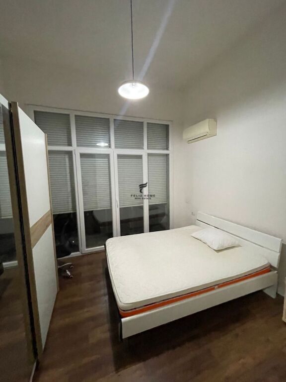 APARTAMENT ME QERA 2+1 ZOGU I ZI 900 EURO