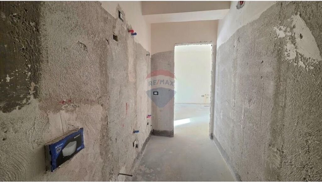 Apartament 1+1 ne shitje ne perballe ish shkolles se Naftes,Vlore.