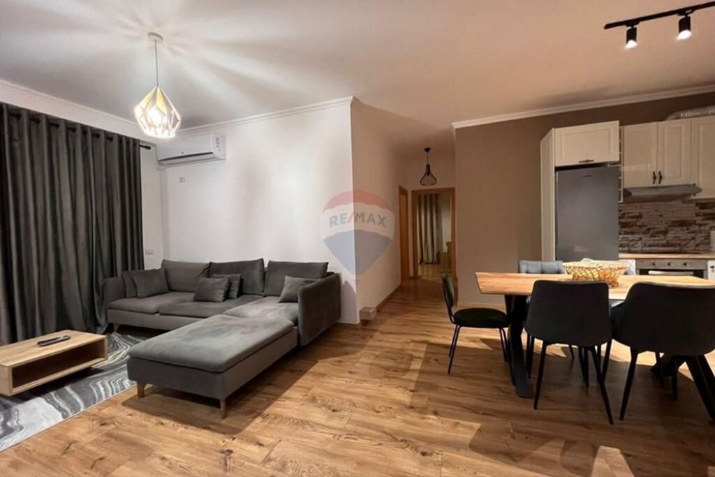 Apartament 2+1 per qira te Kopshti Botanik