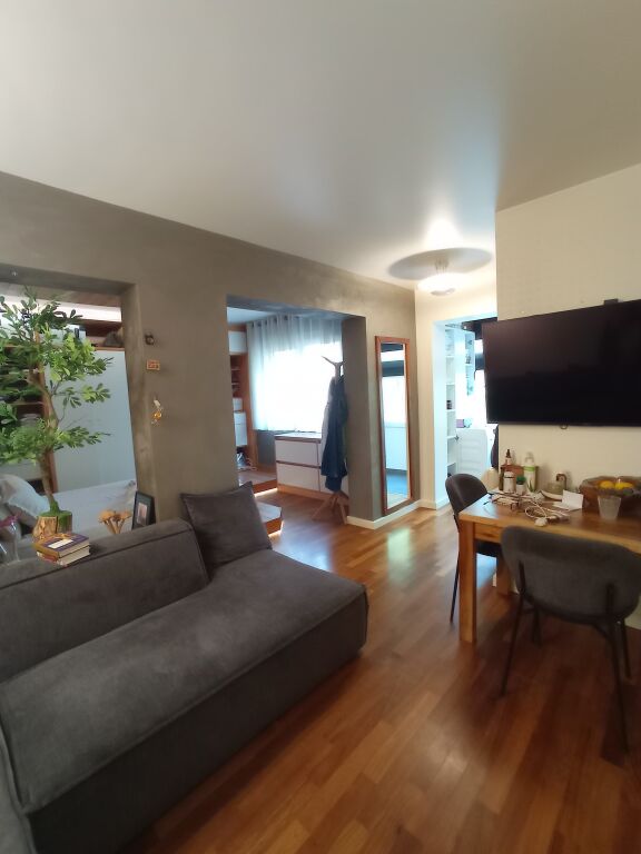 Garzoniere e Shkelqyer për Shitje në Myslym Shyri