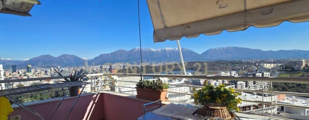 Shitet apartament 2+1