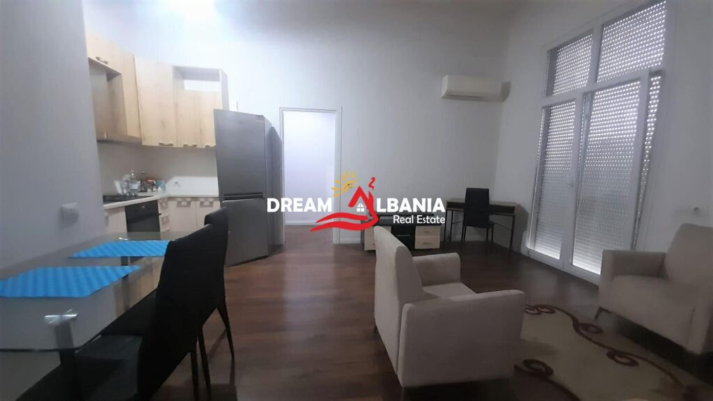 Apartament 2+1+2 me qera te Zogu i Zi, Tirane (ID 42211386).