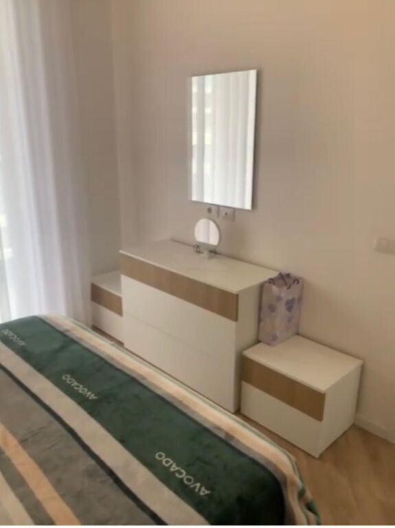 Shitet 1+1 te univers siti hipoteke 82400 eu