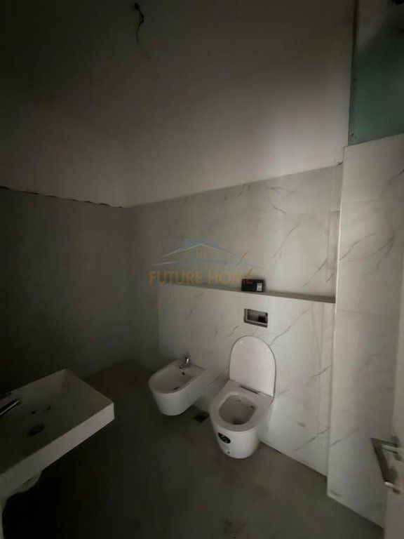 In vendita, Appartamento 2+1+2, Sauk, Porta Nuova di Tirana, Tirana.