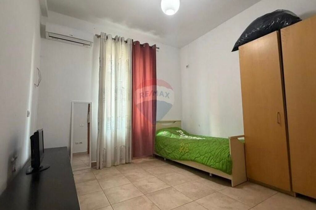 Appartamento - In Affitto - Blloku, Tirana