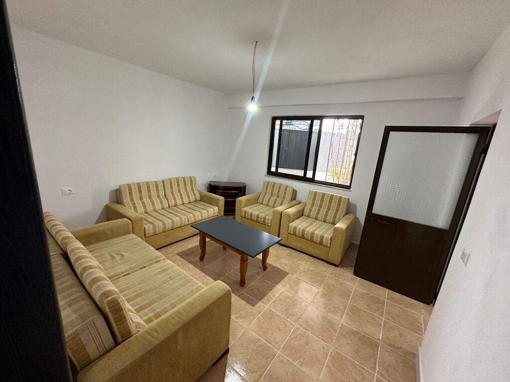 Shtepi private 2+1 me qera ne Misto Mame Yzberisht