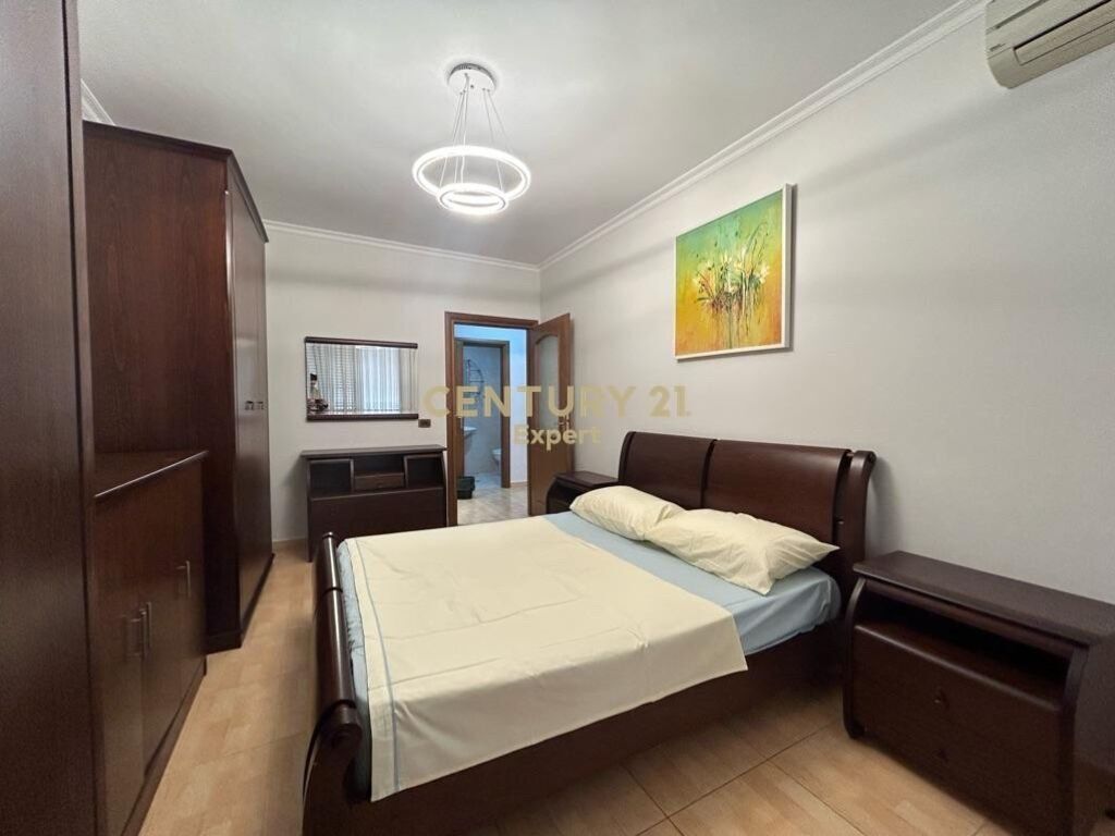 JEPET ME QIRA APARTAMENT 2+1+2 TEK JOENA,21 DHJETORI 800 € /Muaj