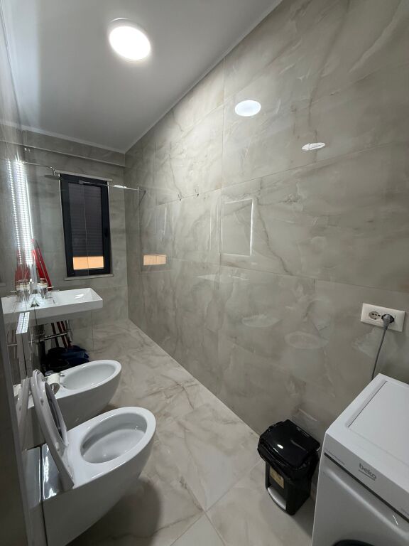 Jepet me qera apartament 2+1+2+Post Parkimi Rruga Qemal Stafa