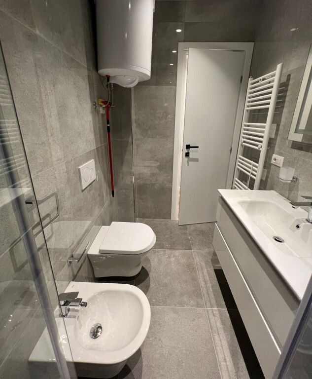 🏢 Jepet me qira apartament 2+1ish fusha