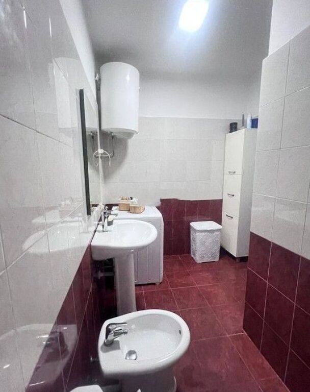 Apartament 1+1 Me Qira pranë Concordit, te Rruga 5 Maji