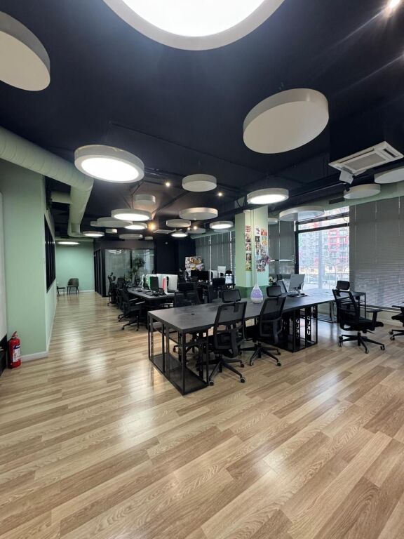 🏢 Exclusive Business Space for Rent – Strategic Location