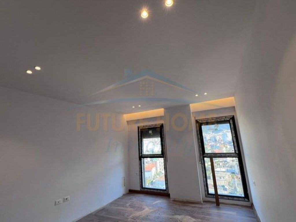 Shitet, Apartament 2+1, Porcelan, Tirane.