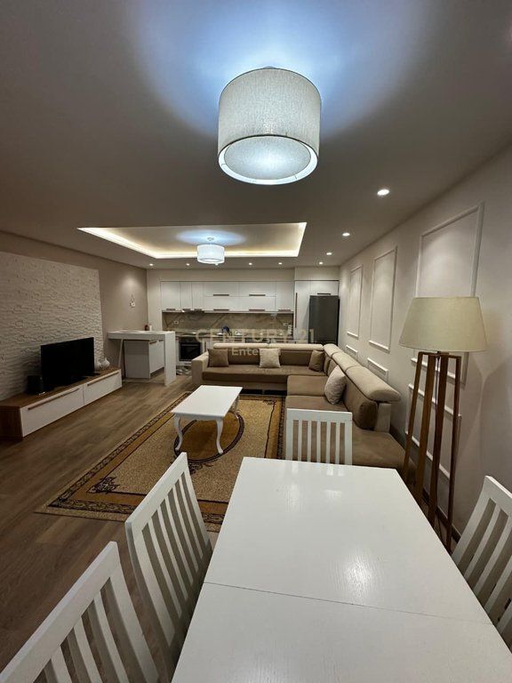 Appartamento 2+1 In Affitto nel Lago Secco, Tirana 800 € /Mese