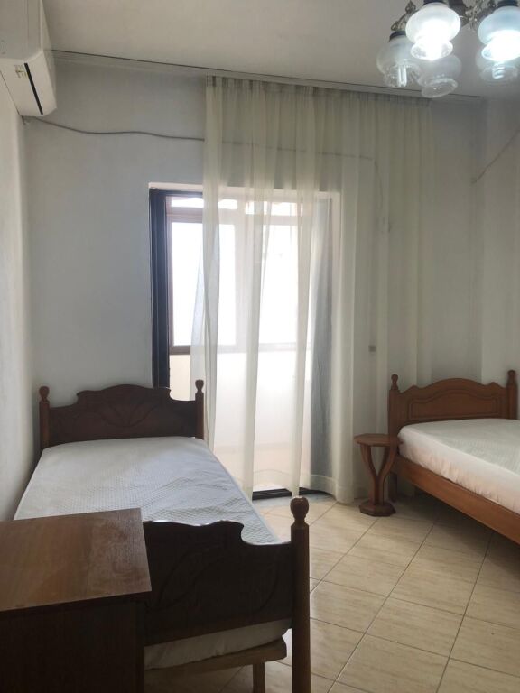 1+1 me qera rruga 5 Maji