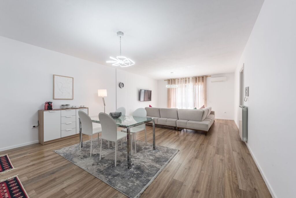 🌟 JEPET ME QIRA SUPER APARTAMENT 2+1+2 NË QENDËR TË TIRANËS