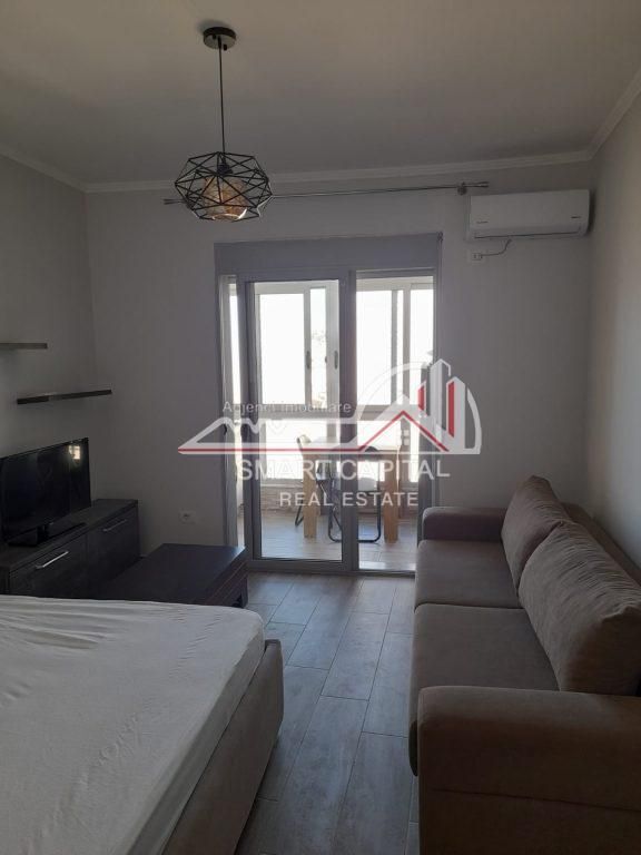 SHITET GARSONIERE NE VLORE TE KONSULLATA ITALIANE.