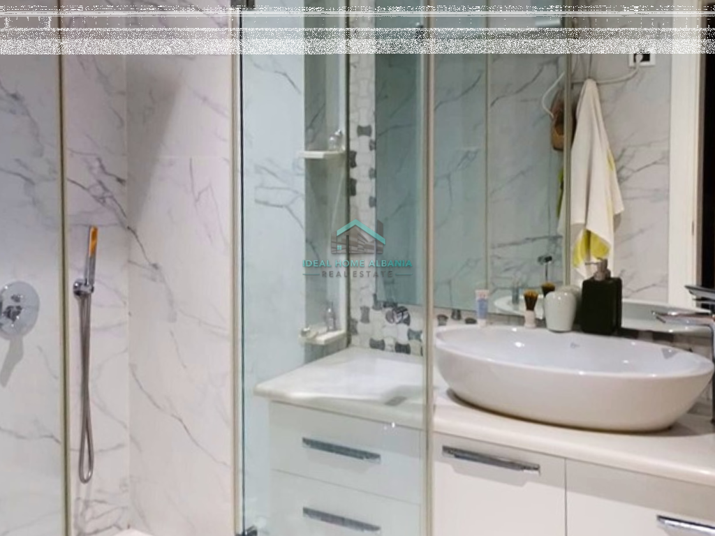 Apartament 2+1+2 me Qera – Ish-Kombinati, Vlorë