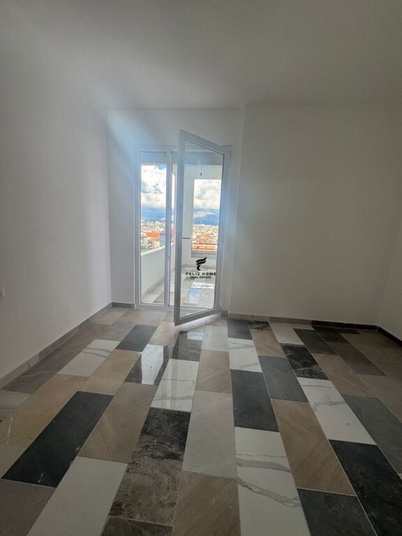 VENDESI APPARTAMENTO 2+1+2 MZEZE - FUSHE 140.000 EURO