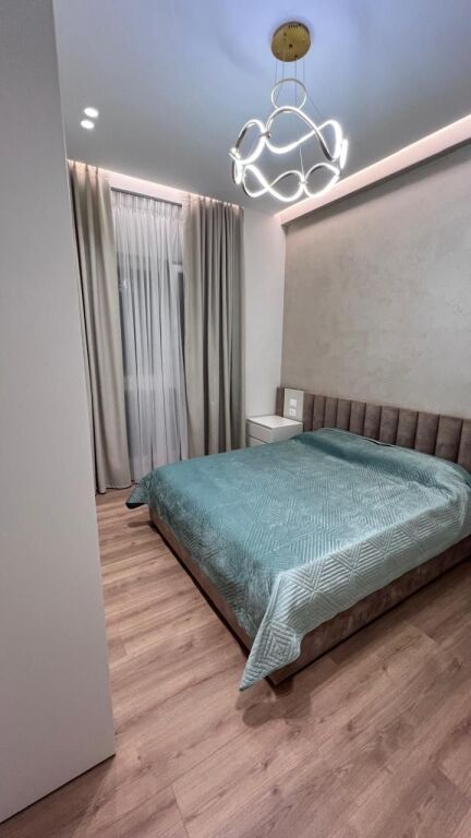 Apartament  luksos per qera 3+1+2+depo ne Selite