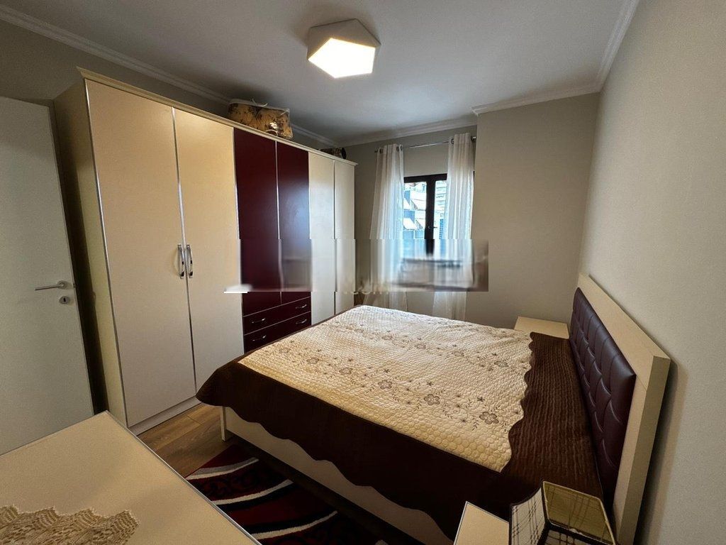 AFFITTASI APPARTAMENTO 1+1, PAZARI I RI