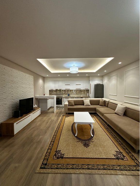 Apartament 2+1 me qira tek Liqeni i Thate