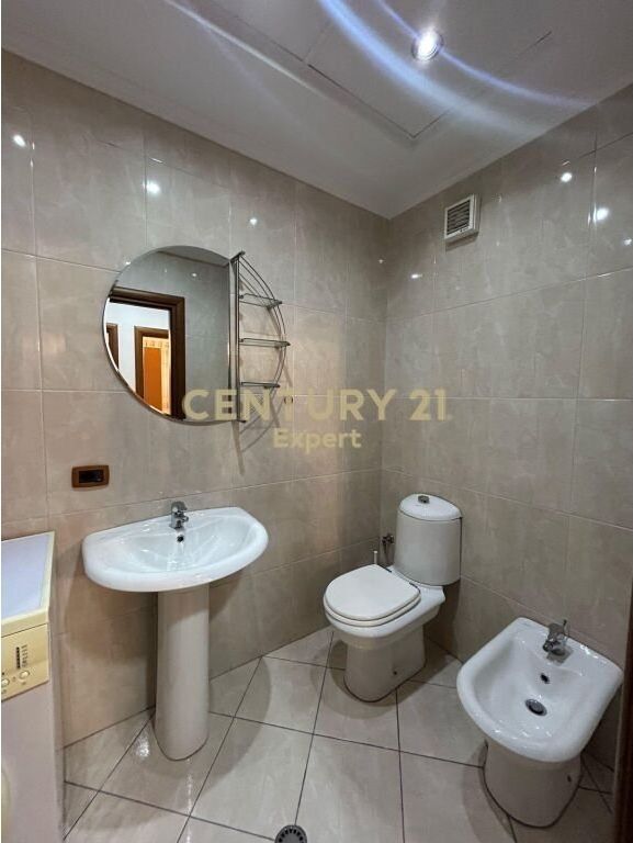 JEPET ME QIRA APARTAMENT 2+1+2 TEK JOENA,21 DHJETORI 800 € /Muaj