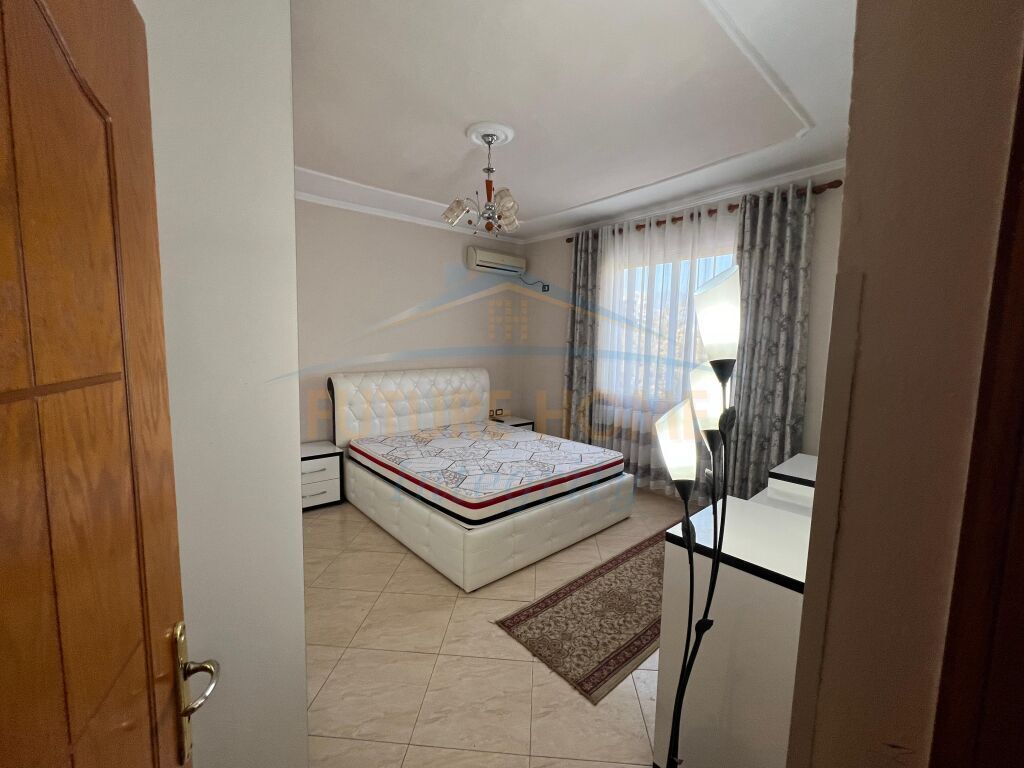 Qera, Apartament 1+1, Rruga e Dibrës, Tiranë.