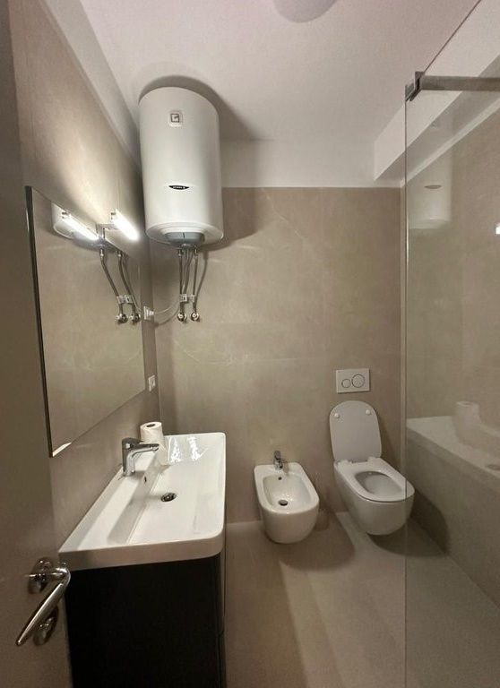 Ulet cmimi! Apartament per qira 2+1+2, Tek Vilat e Arabit, Fresk