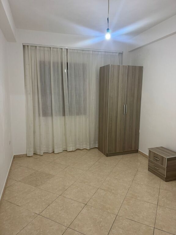 🏠Porcelan,prane Venue Clab jepet me qera kati i II-te i nje vile 1+1,i mobiluar.400Euro