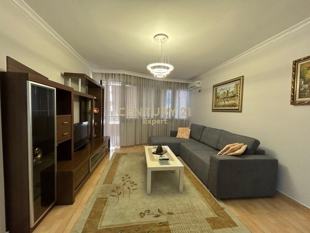 JEPET ME QIRA APARTAMENT 2+1+2 TEK JOENA,21 DHJETORI 800 € /Muaj