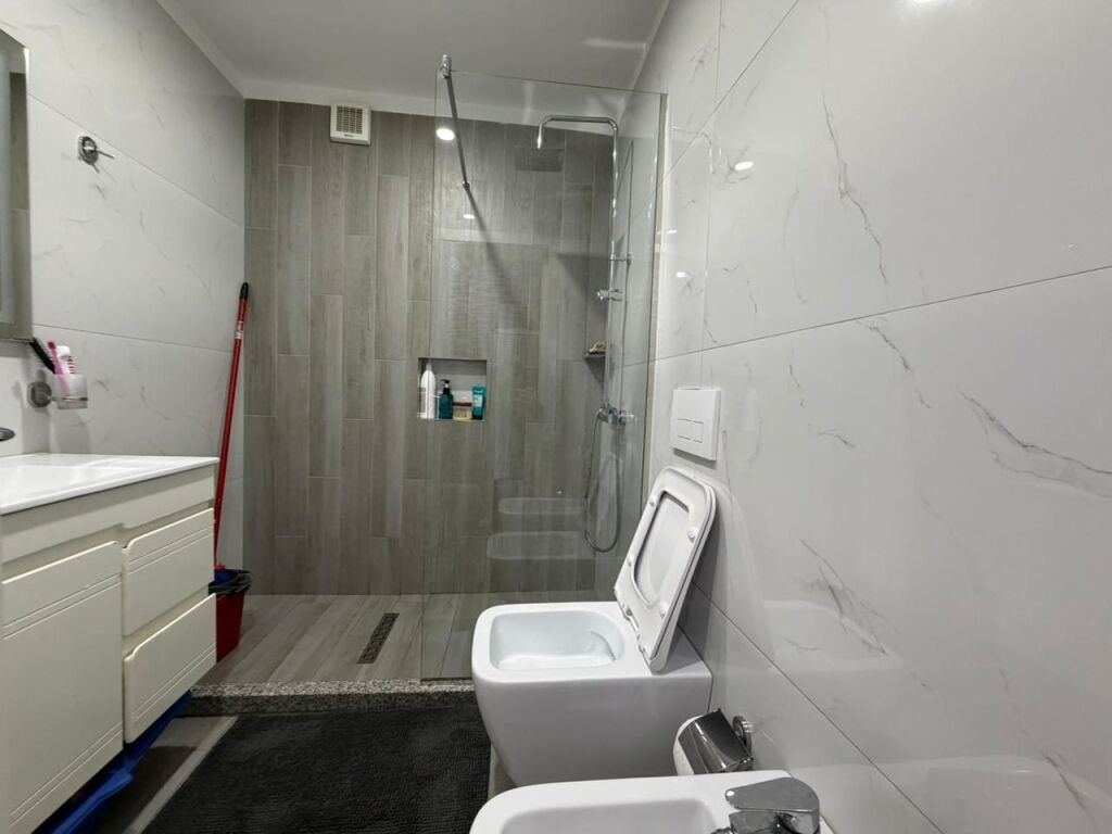 Apartment 2+1 for rent at Komuna e Parisit.