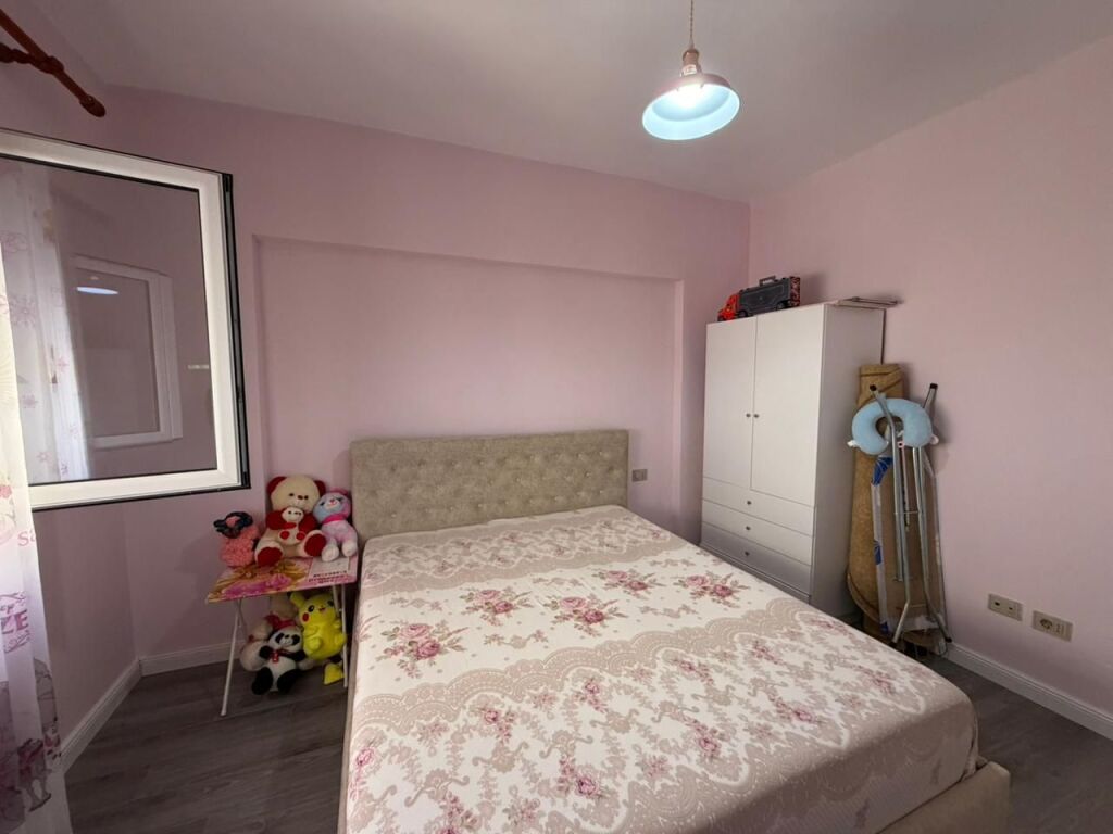 Apartment 2+1 for rent at Komuna e Parisit.