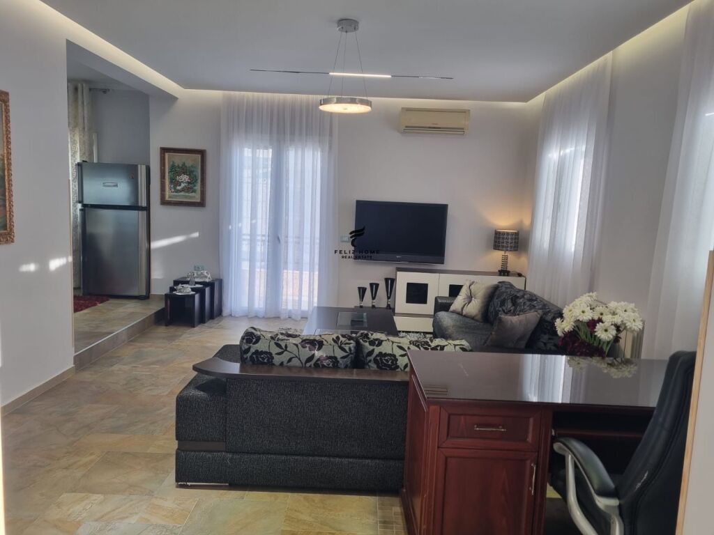 APARTAMENT ME QERA 1+1 SAUK 600 EURO