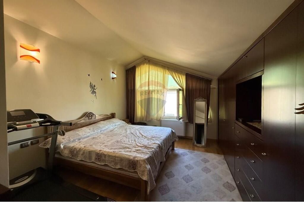 Apartament 3+1+2 +post parkimi Liqeni Thate !