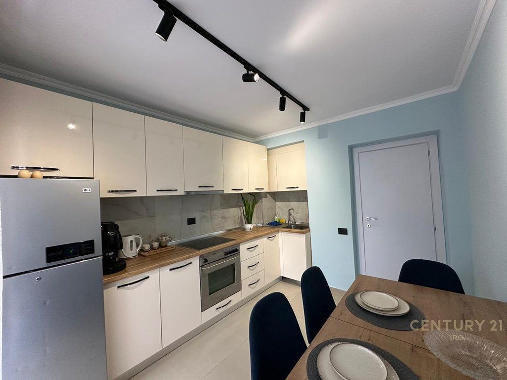 SHITET APARTAMENT PRANE LULISHTES 1 MAJI 1+1