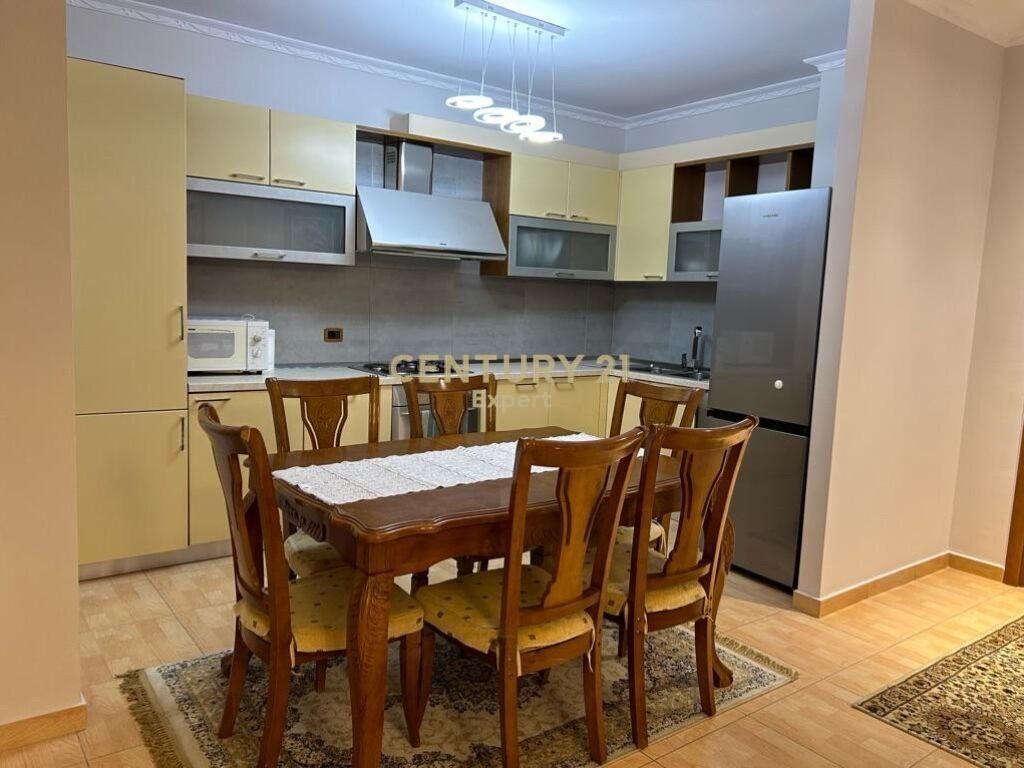 JEPET ME QIRA APARTAMENT 2+1+2 TEK JOENA,21 DHJETORI 800 € /Muaj