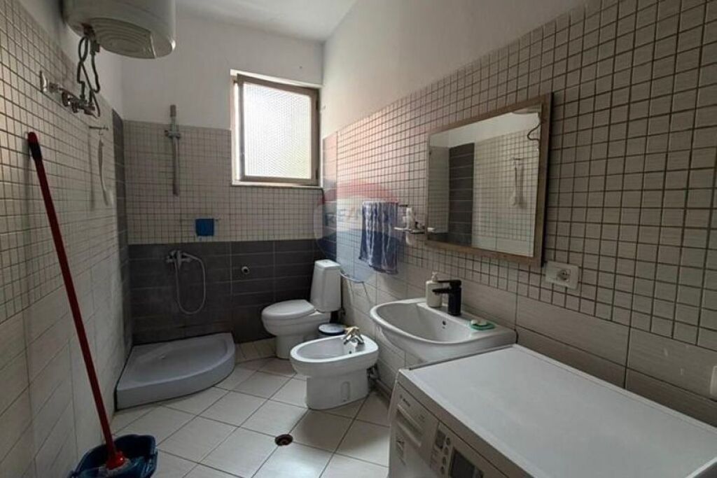 Appartamento - In Affitto - Blloku, Tirana