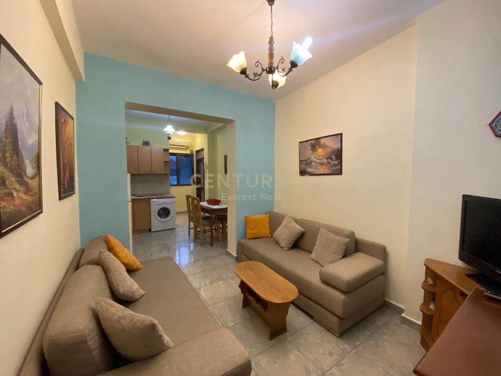 Jepet me qira Apartament 1+1 ne ishBllok !!!