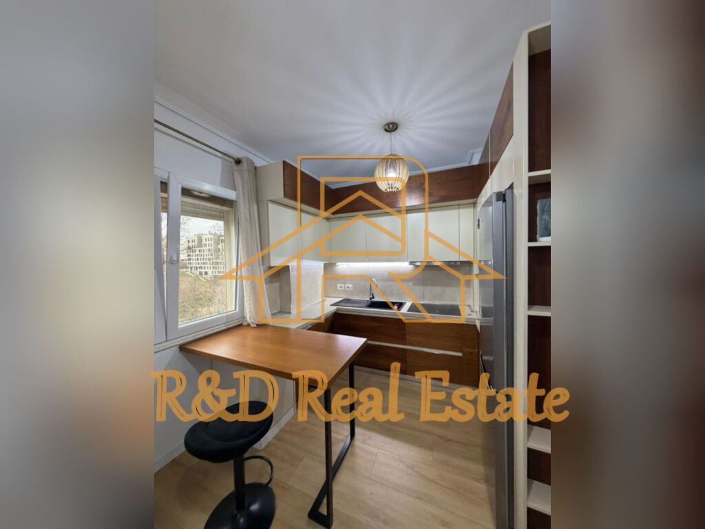 🏡 Jepet me qira apartament 2+1 – Liqeni i Thatë / Kopshti Botanik