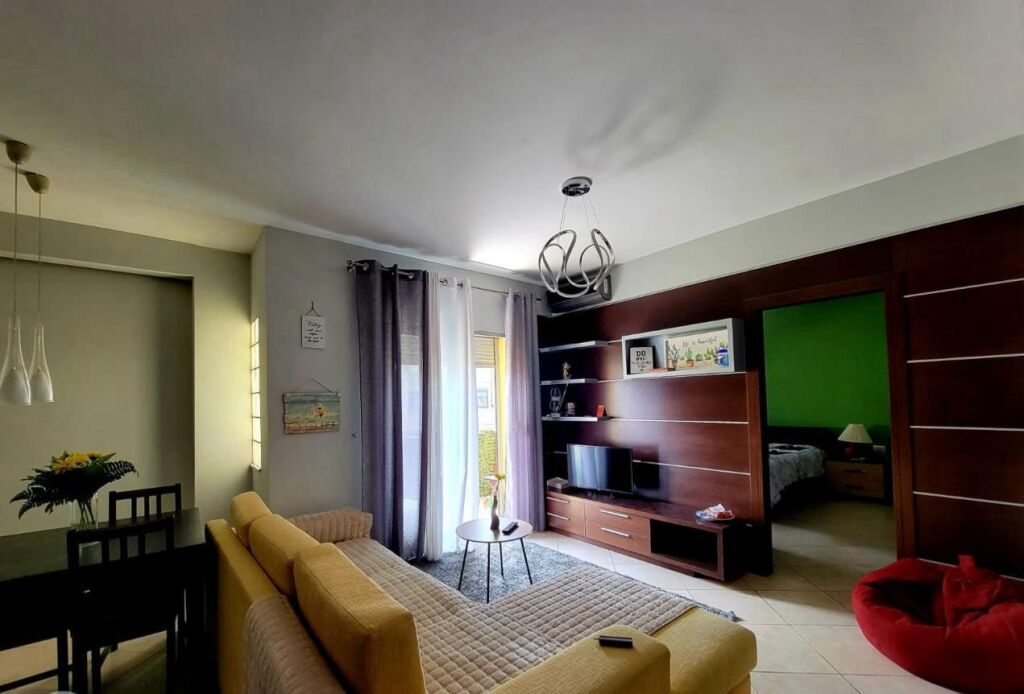 APARTAMENT ME QERA 1+1 ALI DEMI 500 EURO