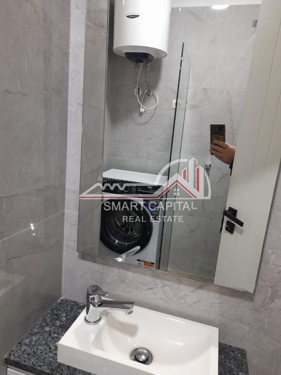 SHITET GARSONIERE NE VLORE TE KONSULLATA ITALIANE.