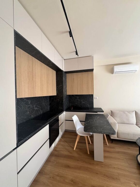 Shitet ose jepet me qera apartament 1+1