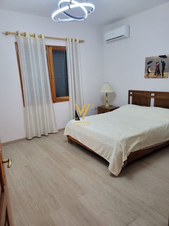 AFFITTASI APPARTAMENTO 2+1+2 A SAUK 80.000 LEKE