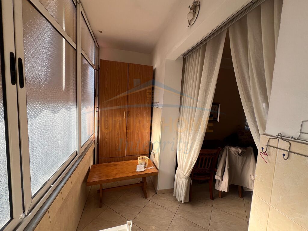 Qera, Apartament 1+1, Rruga e Dibrës, Tiranë.