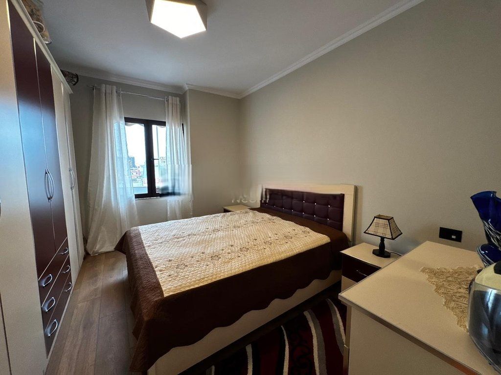 AFFITTASI APPARTAMENTO 1+1, PAZARI I RI