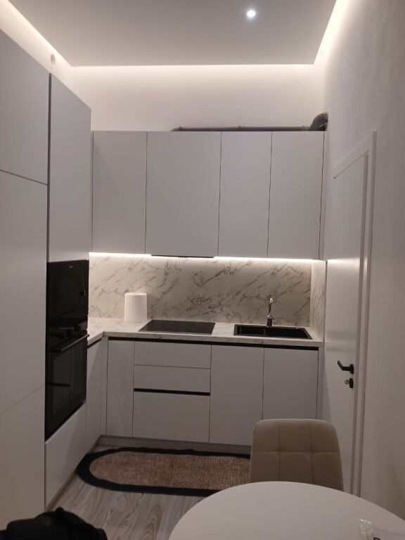 Jepet me qera Apartament 1+1 , Astir prane bar Strasburg 400 mije leke