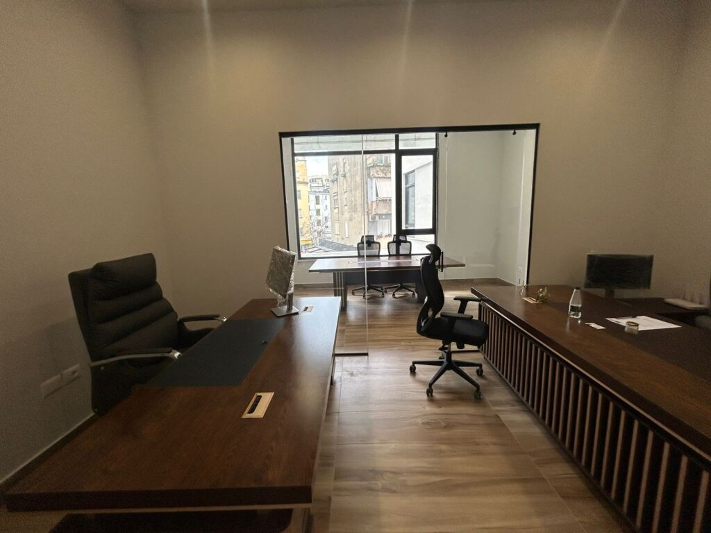 🏢 JEPET AMBIENT BIZNESI ME QIRA  RRUGA MINE PEZA